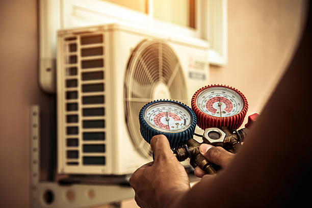 Professional Ac Installation technician working in Beasley, TX